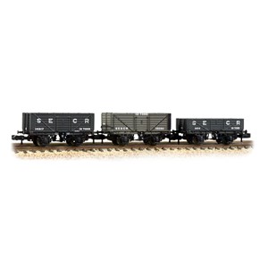 Triple Pack SE&CR Plank Wagons